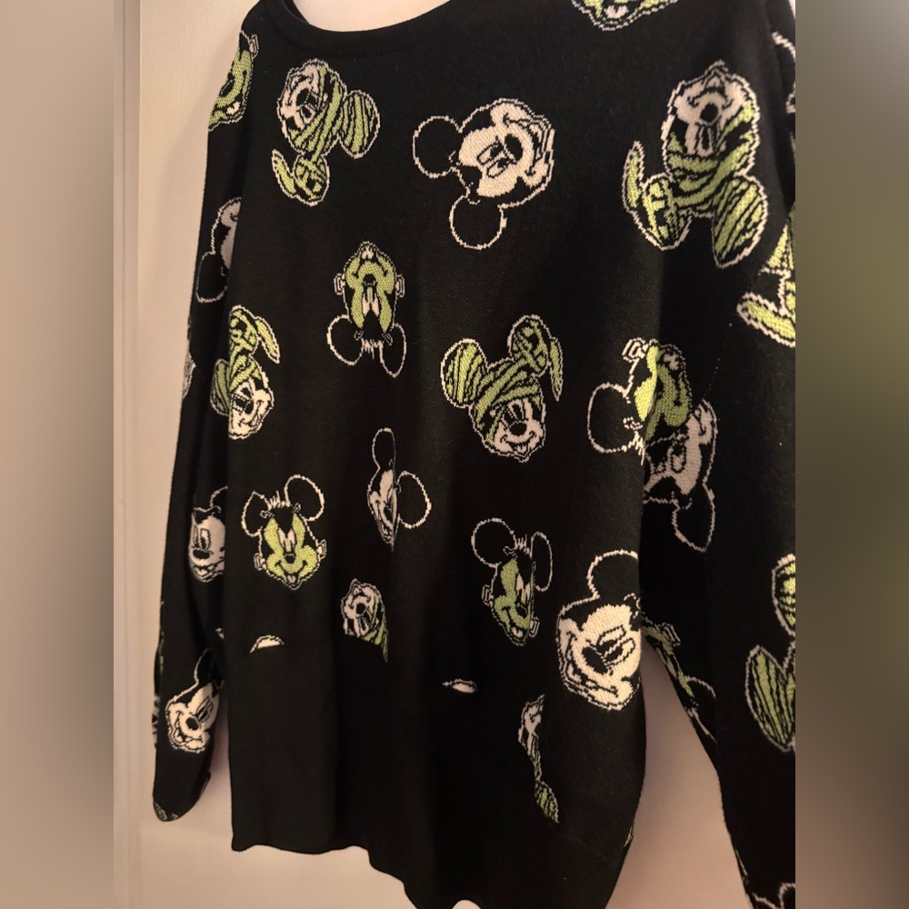 Her Universe Mickey Mouse Halloween Sweater Size 1 Black - Picture 2 of 5